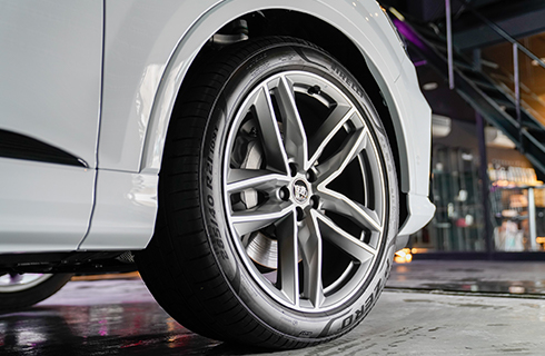 あなたのクルマを進化させるカスタムメニュー